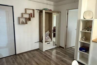Apartament cu 3 camere decomandat în 1 Mai - 7