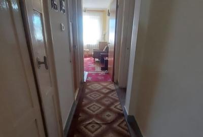 Apartament cu 3 camere semidecomandat, mobilat în Micro 5 - 9