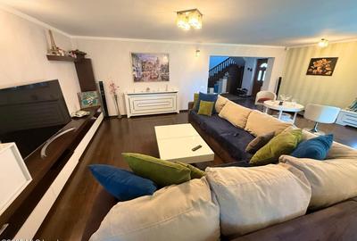 Casă cu 10 camere cu Teren 1081 Mp în Mogoșoaia