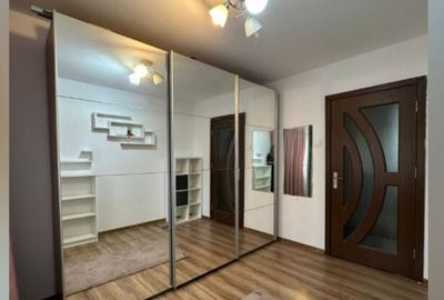 Apartament cu 4 camere decomandat în Titan - 7