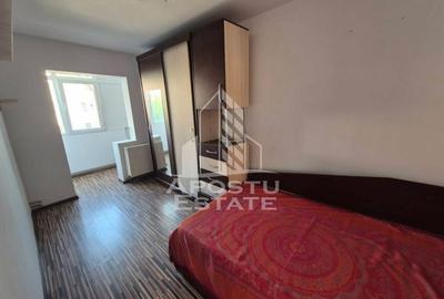 Apartament cu 3 camere de vanzare, centrala proprie, zona Dambovita - 3
