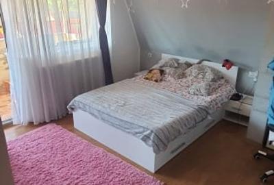 Apartament cu 3 camere semidecomandat în Florești