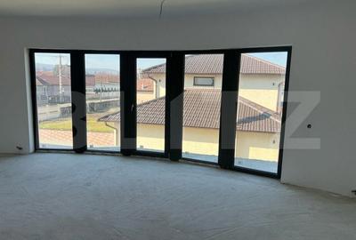 Casă cu 4 camere cu Teren 700 Mp în Sângeorgiu de Mureș