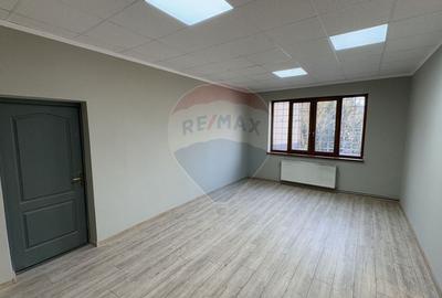 Spatiu de inchiriat in Centrul Istoric - renovat, vizibil, versatil - 6
