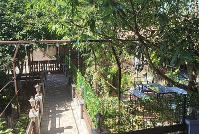 Casă cu 4 camere în Central - 1