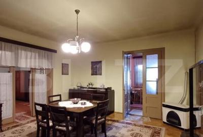 Casa renovabila cu 2 spatii comerciale, 416.6 mp, teren de 7 - 6