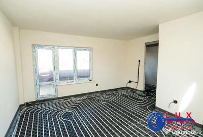 Casă cu 5 camere cu Teren 136 Mp în Neptun - 8
