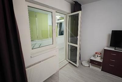 Apartament 2 camere, 62 mp, renovat recent, balcon închis + pod izolat, Metrou - 14
