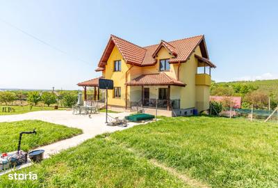 Casă cu 7 camere cu Teren 1000 Mp în Central - 3