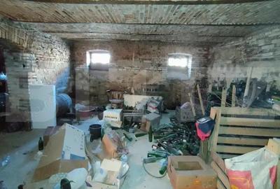 Casă cu 5 camere cu Canalizare în Caragiale - 8