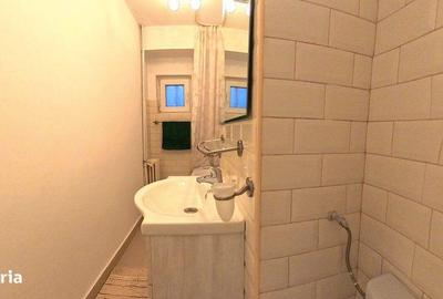 Apartament cu 3 camere decomandat în Berceni