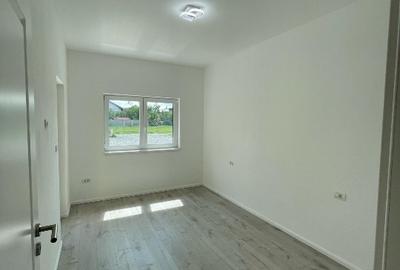 Apartament cu 3 camere decomandat în Moșnița Nouă - 8