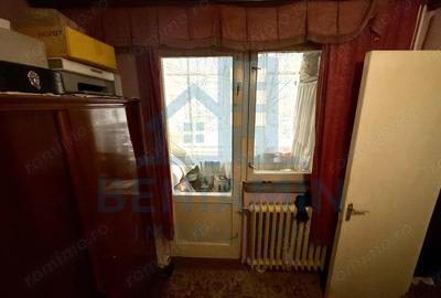 Apartament cu 3 camere semidecomandat în Craiovița Nouă - 3