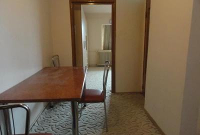 Garsonieră decomandată în Confecții - 2