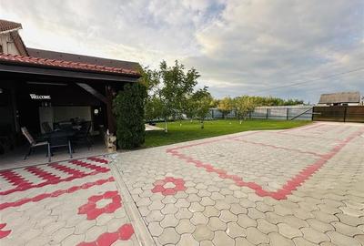 VILA MODERNA CU ETAJ, TEREN 1019 MP, DUBLU FRONT, ZONA LES - 15