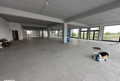 Spațiu comercial, de 1,557 mp, în Titan - 2