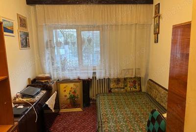 Vand apartament cu 3 camere, decomandat, in zona Canta Ia?i, etaj 1. Vand apartament cu 3 camere, decomandat, in zona Canta Ia?i, etaj 1. - 4