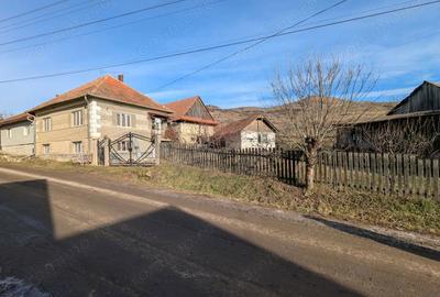 Casă cu 4 camere cu Teren 957 Mp în Mera - 9