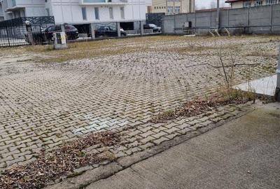 Spațiu comercial, de 1,100 mp, în Central - 1