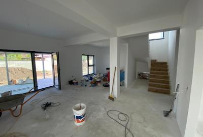 Case individuale cu 4 camere. Teren 400 mp. Comision 0 - 9