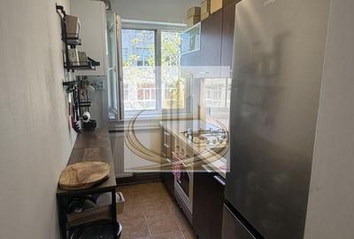 Apartament cu 3 camere semidecomandat, mobilat în Circumvalațiunii - 11
