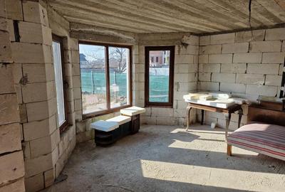 Casă cu Teren 16 Mp în Central - 2