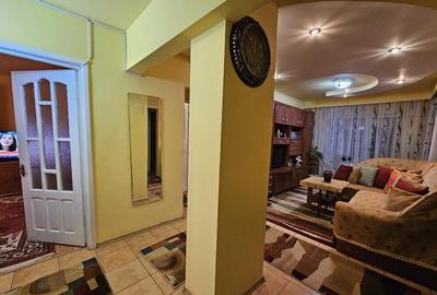 Apartament 4 camere , 2 bai,2 balcoane,etaj 2 - 1