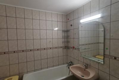 Apartament 2 camere zona Uvertura Mall etaj 1 - 9