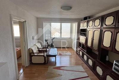 Apartament cu 3 camere decomandat în Rovinari - 2