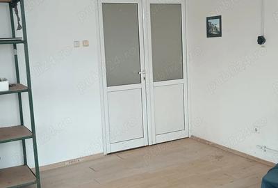 Spațiu comercial, de 34 mp, în Central - 4