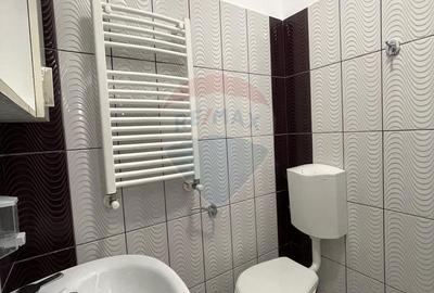 Casă cu 5 camere cu Teren 110 Mp în Palazu Mare