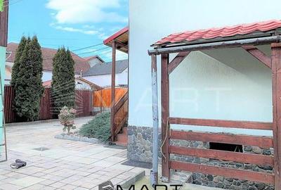 Casă cu 5 camere cu Canalizare în Central