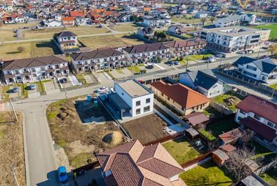 Casă cu 5 camere cu Canalizare în Dumbrăvița - 3