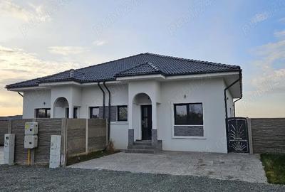 Casă cu 3 camere cu Teren 673 Mp în Sânandrei