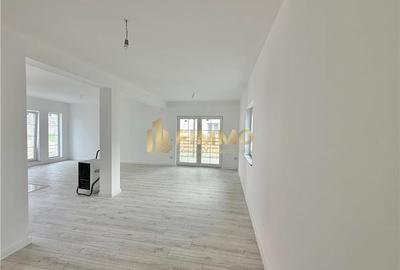 Duplex cu 4 camere cu Canalizare în Ipotești - 2