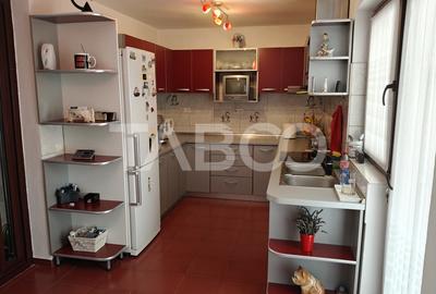 Casa cu 4 camere - 3 locuri de parcare - curte - filigorie - pivnita - 14