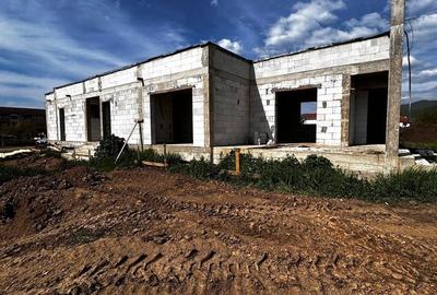 Casă individuală cu 6 camere cu Canalizare în Est - 3