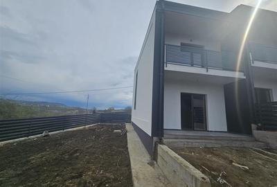 Casă cu 3 camere cu Canalizare în Bucium - 10