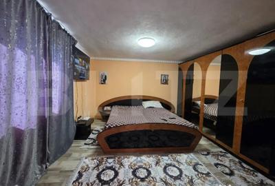Casă cu 3 camere cu Teren 1453 Mp în Central