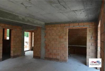 Casa Moderna in Noul Ansamblu Phoenix Sangeorgiu de Mures - 3