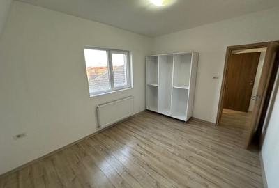 Apartament cu 3 camere decomandat în Aradului - 14
