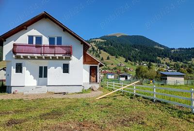 Casa de vanzare ?i teren aferent Dorna Candrenilor Suceava - 1