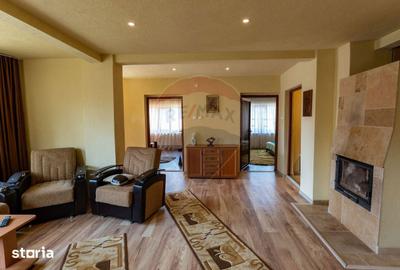 Casă cu 3 camere cu Teren 2497 Mp în Central - 16