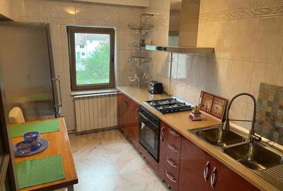 Apartament cu 3 camere decomandat în Central - 2