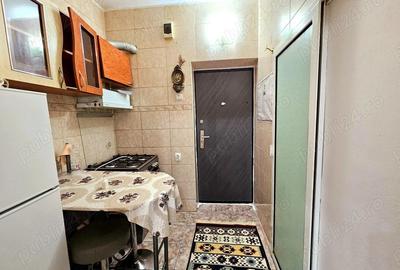 Camera Moderna Bloc Camin Zona Port - 8