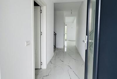 Duplex cu 5 camere cu Canalizare în Dumbrăvița - 4