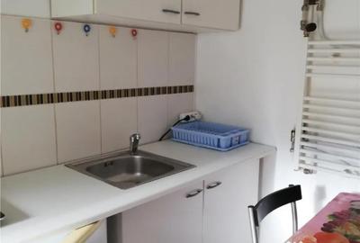 Garsonieră în Apărătorii Patriei