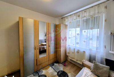 Apartament cu 2 camere semidecomandat în Micro 1 - 4