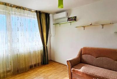 Apartament cu 2 camere decomandat în Precista