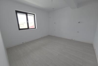 Casă cu 4 camere cu Teren 330 Mp în Berceni - 3